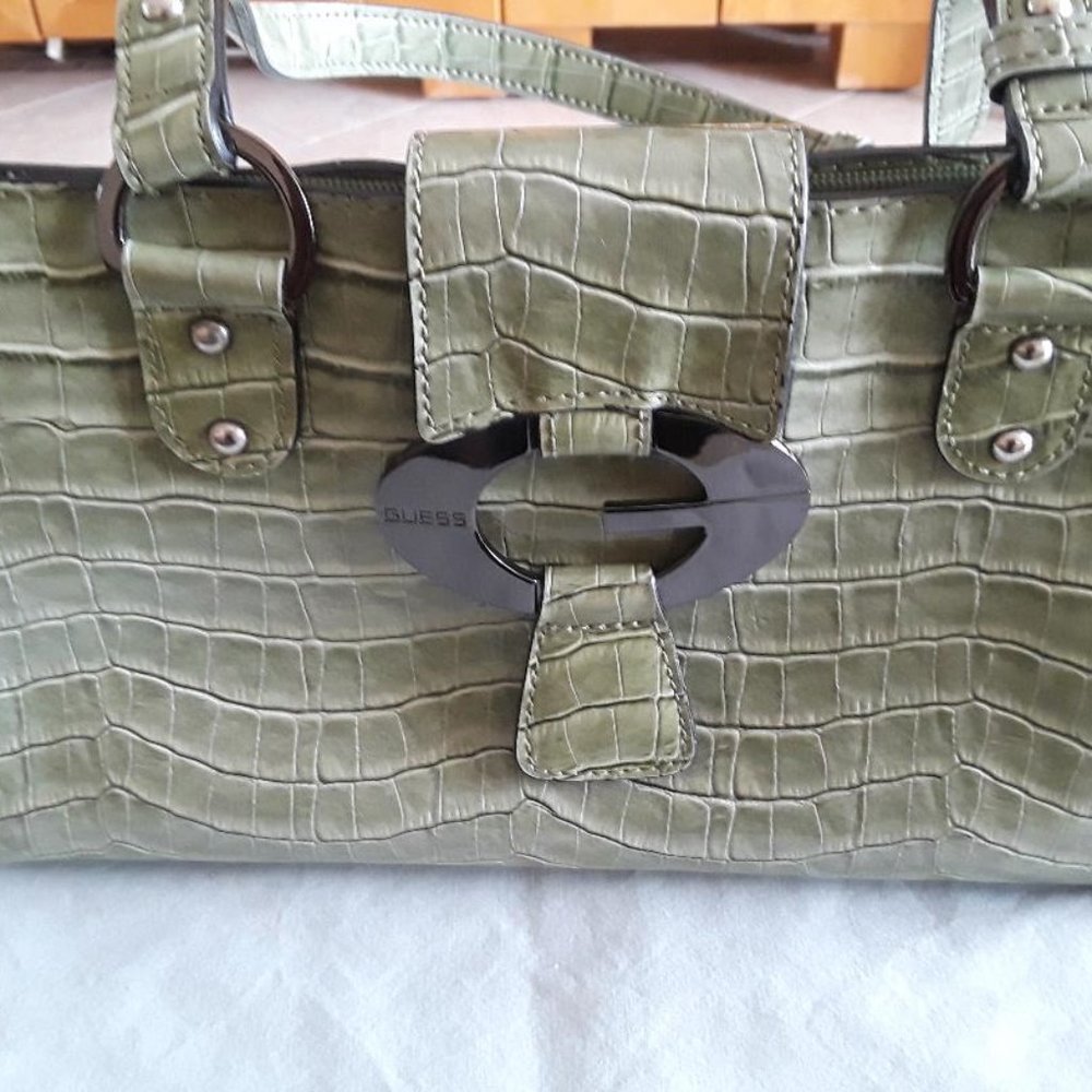 GUESS HANDBAG